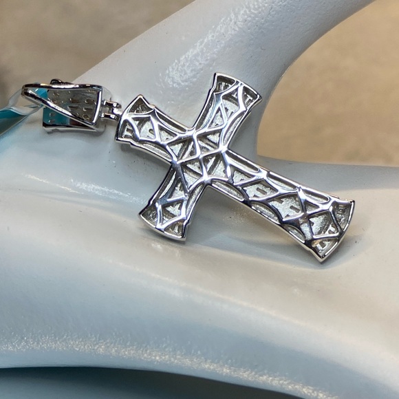 Beautiful NWT 925 Moissanite Diamond Men’s/Women's Cross Charm 2.9 ctw Pendant - Picture 6 of 13
